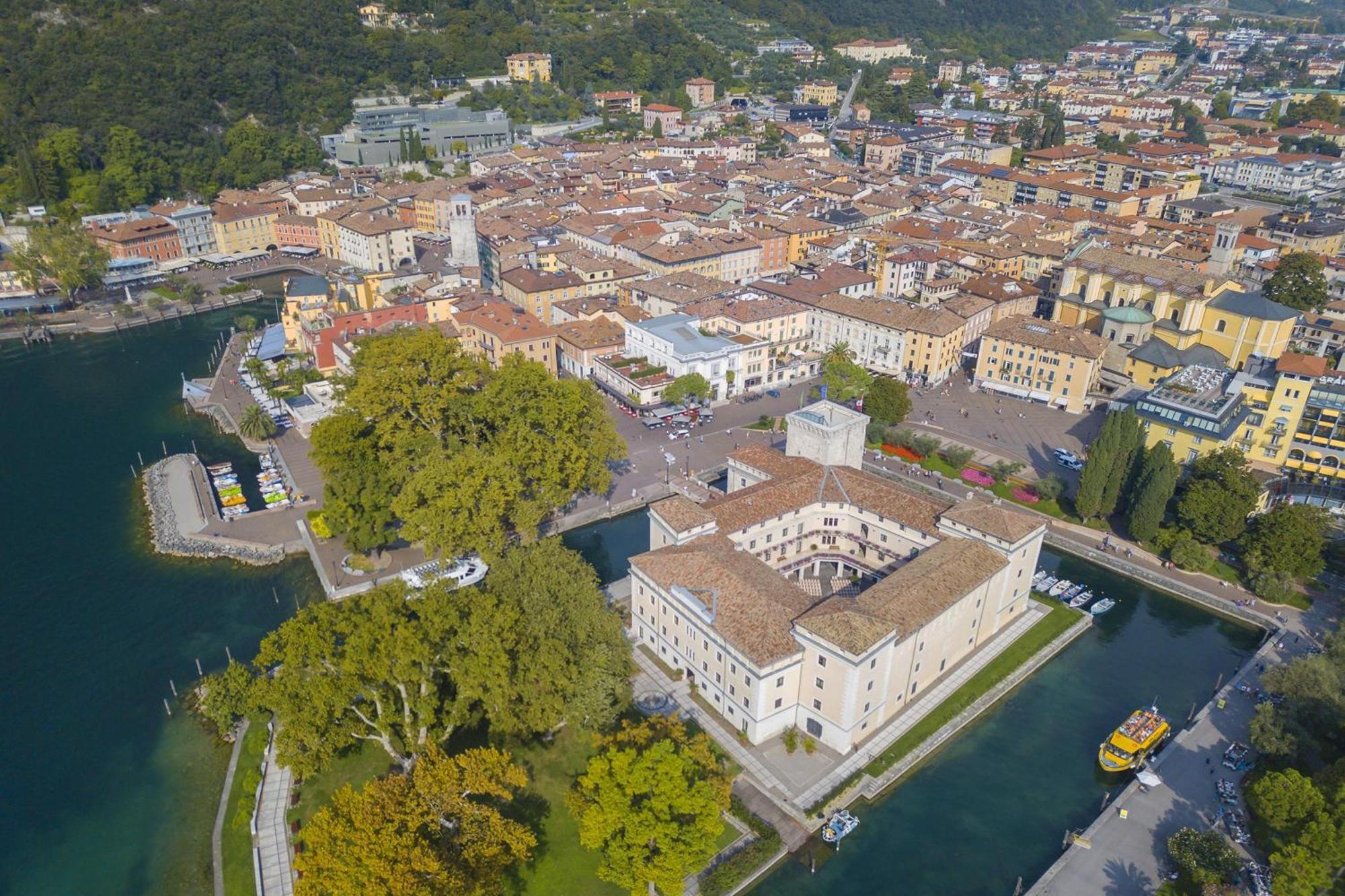 Balcone Sui Tigli Few Min From The Lake - Happy Rentals Riva del Garda Extérieur photo
